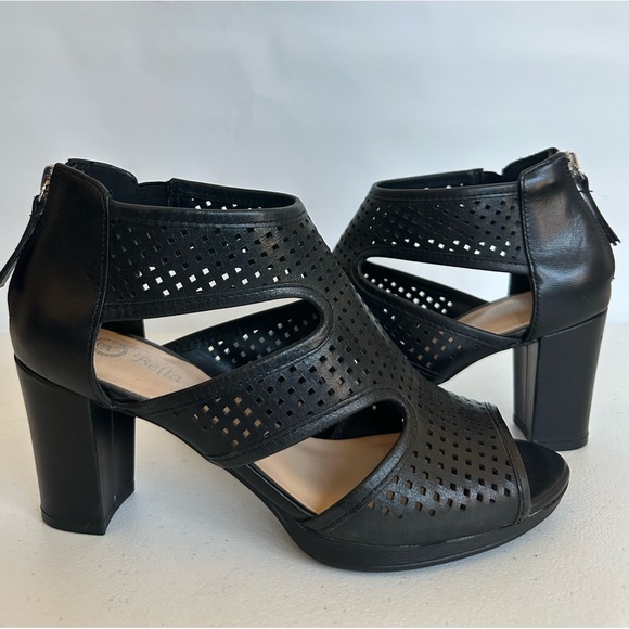 Bella Vita Leslie Perforated Gladiator Booties 7M - Picture 1 of 12